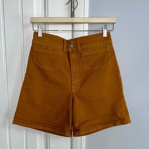 Unpublished high rise Shorts 26